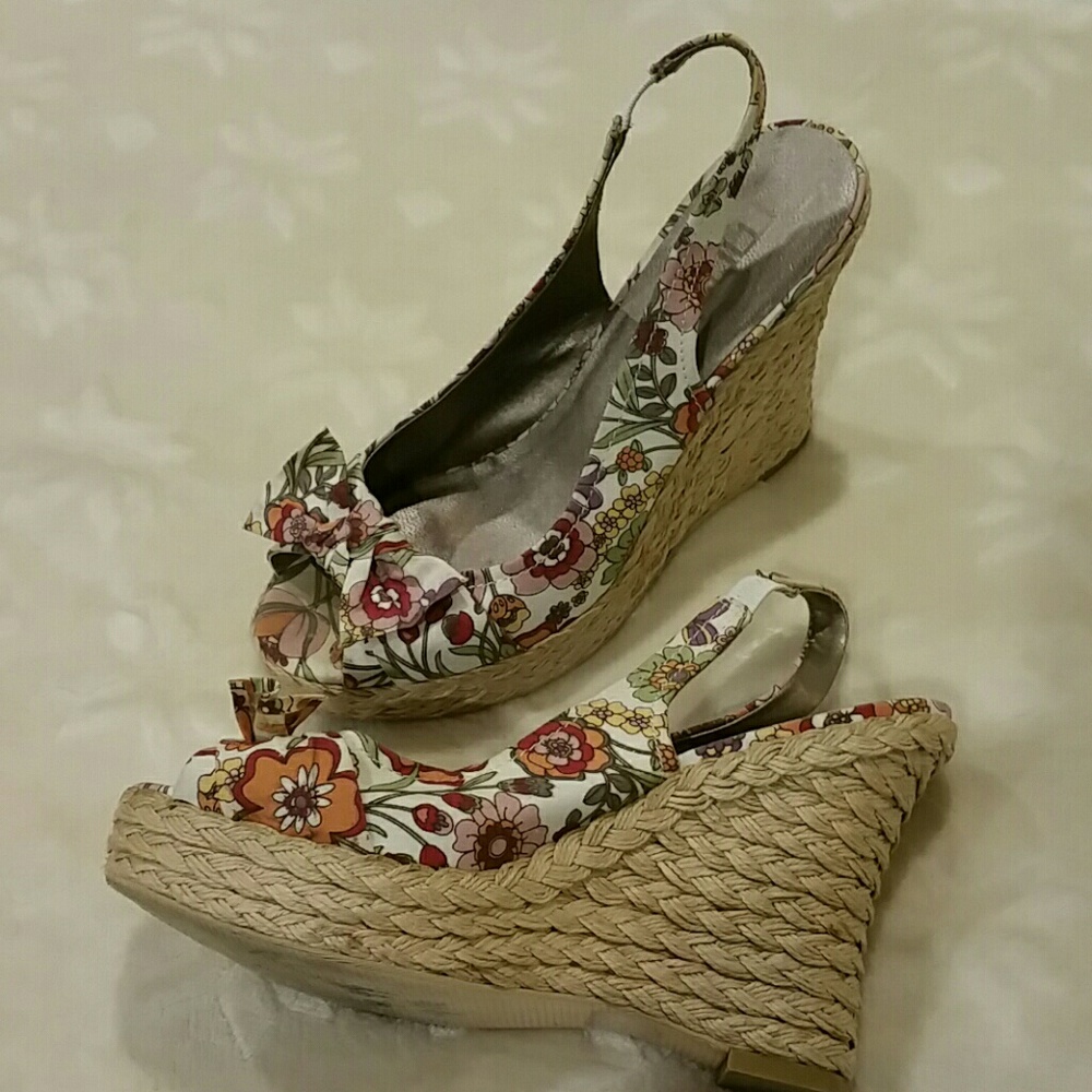 Floral slingback wedges